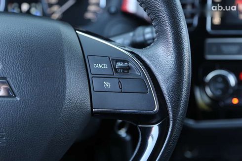 Mitsubishi Outlander 2018 - фото 24