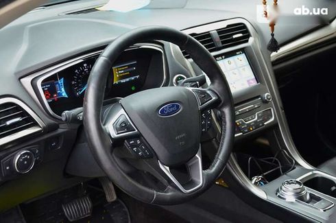 Ford Fusion 2016 - фото 26
