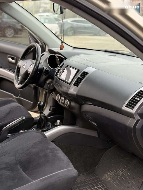 Mitsubishi Outlander XL 2008 - фото 9