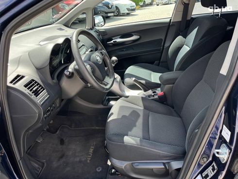 Toyota Auris 2011 синий - фото 10