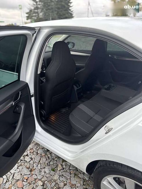 Skoda Octavia 2017 - фото 16