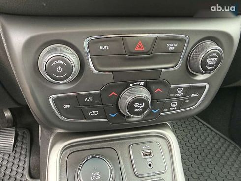 Jeep Compass 2018 - фото 19