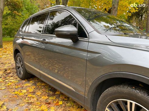 Volkswagen Tiguan 2017 серый - фото 7