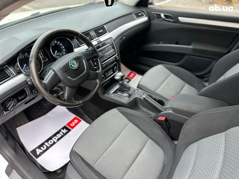 Skoda Superb 2012 белый - фото 37