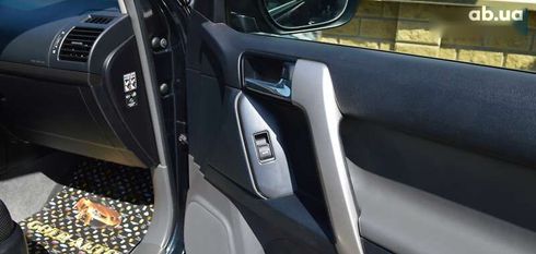 Toyota Land Cruiser Prado 2012 - фото 29