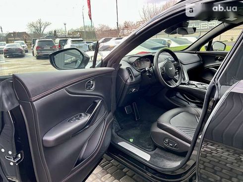 Aston Martin DBX 2021 - фото 16