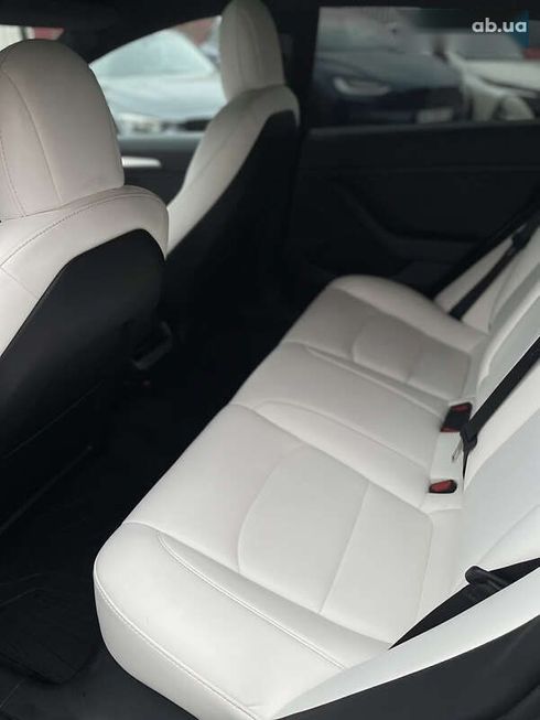 Tesla Model 3 2021 - фото 15