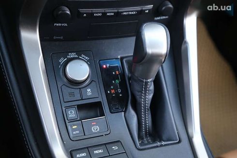 Lexus NX 2017 - фото 20