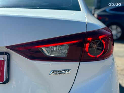Mazda 3 2014 белый - фото 16