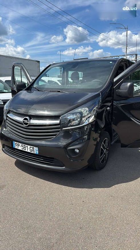 Opel Vivaro 2018 - фото 24