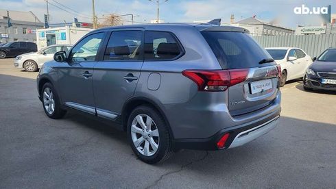 Mitsubishi Outlander 2021 - фото 19