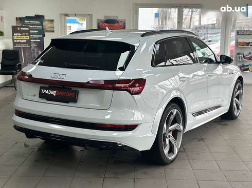 Audi E-Tron 2022 - фото 9