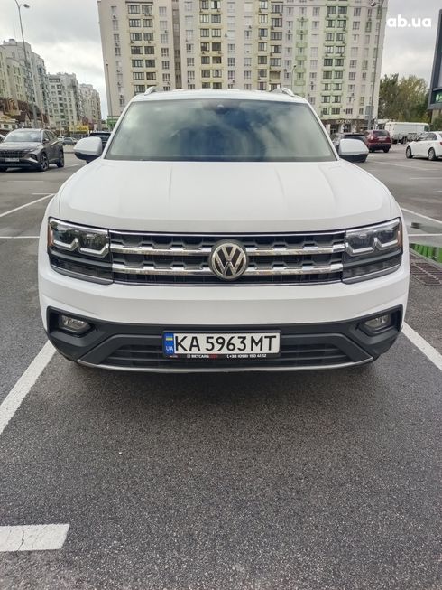 Volkswagen Atlas 2018 белый - фото 3