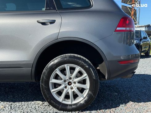 Volkswagen Touareg 2011 серый - фото 52