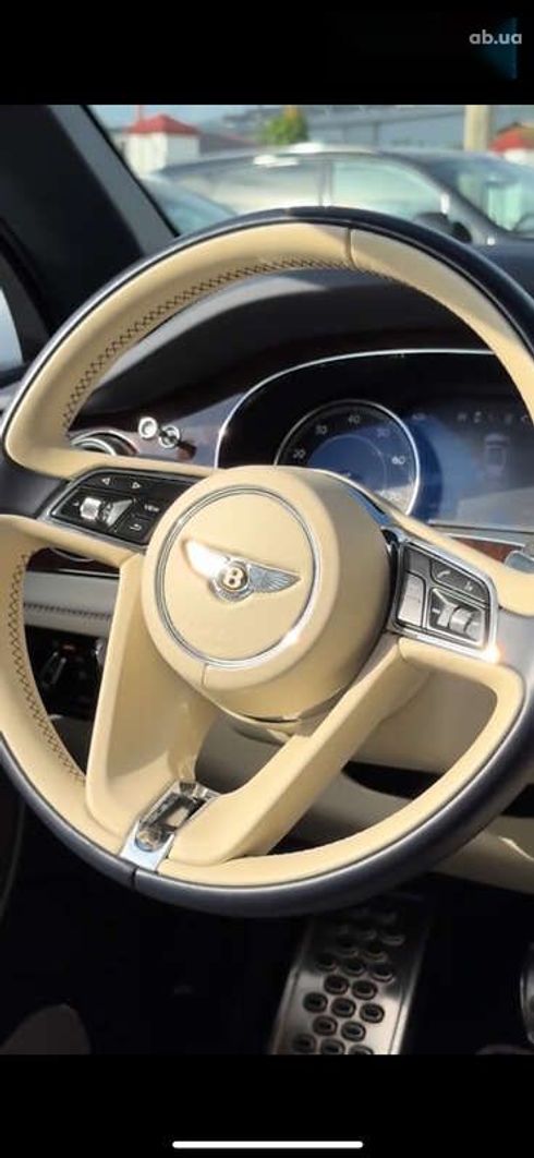 Bentley Bentayga 2019 - фото 25