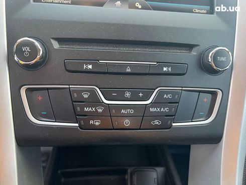 Ford Fusion 2015 красный - фото 29