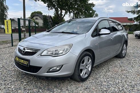 Opel Astra 2012 - фото 3