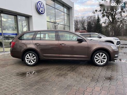 Skoda Octavia 2019 - фото 8