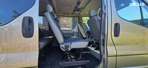 Opel Vivaro 2011 золотистый - фото 12