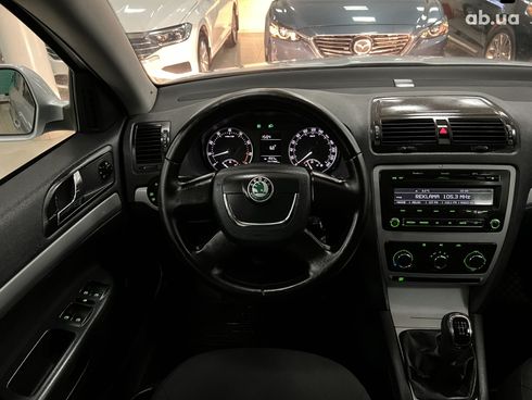 Skoda Octavia 2013 серебристый - фото 10