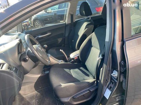 Toyota Auris 2008 - фото 15