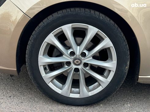Renault Megane 2017 бежевый - фото 12