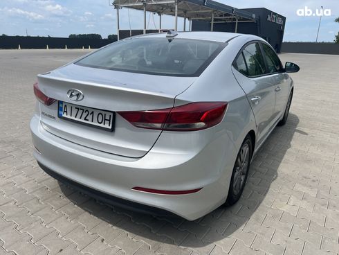 Hyundai Elantra 2017 серый - фото 7