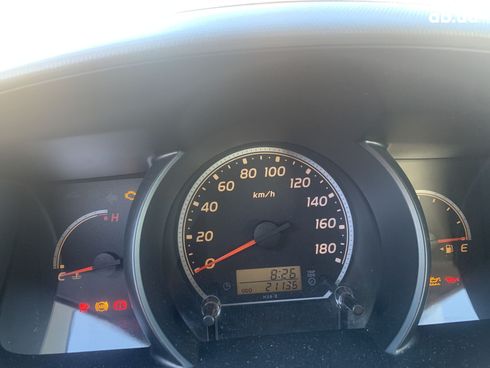 Toyota Hiace 2008 серебристый - фото 8