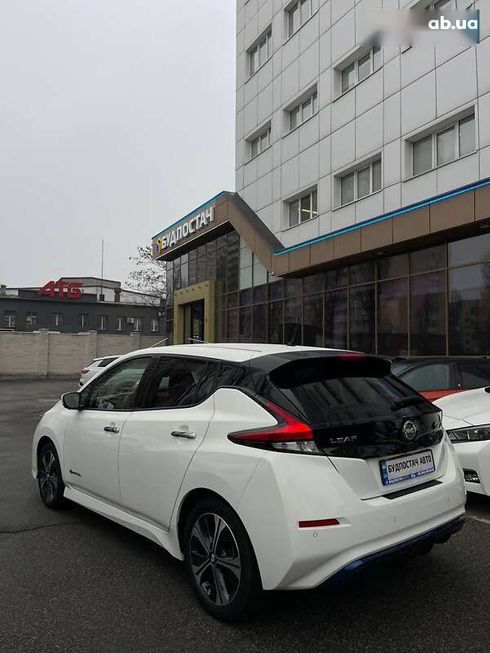 Nissan Leaf 2019 - фото 17