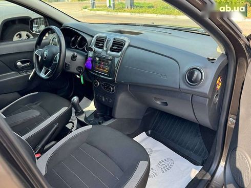 Renault Sandero 2019 - фото 10
