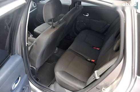 Renault Clio 2011 - фото 18