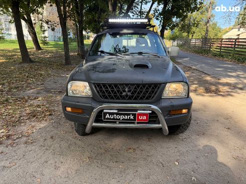 Mitsubishi l 200 2005 серый - фото 2