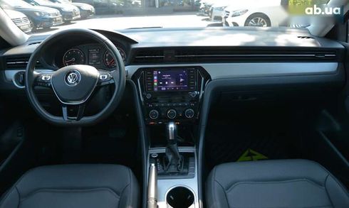 Volkswagen Passat 2021 - фото 26