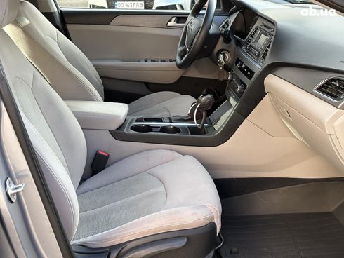 Hyundai Sonata 2016 серый - фото 20
