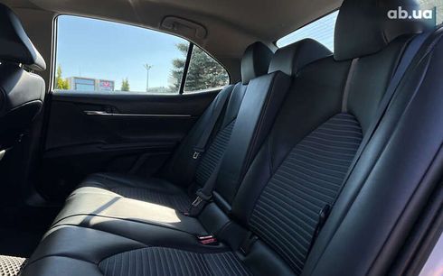 Toyota Camry 2021 - фото 11