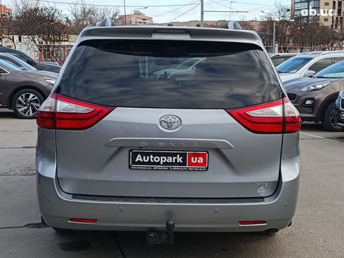 Toyota Sienna 2016 серый - фото 7