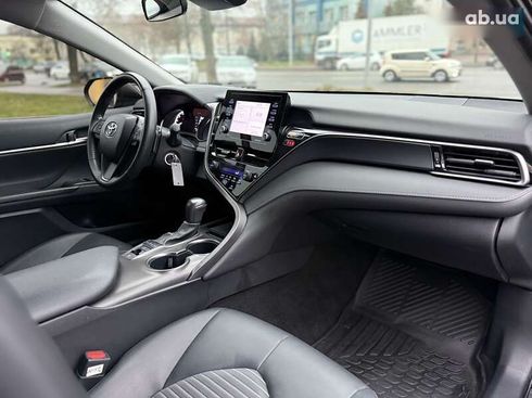 Toyota Camry 2023 - фото 10