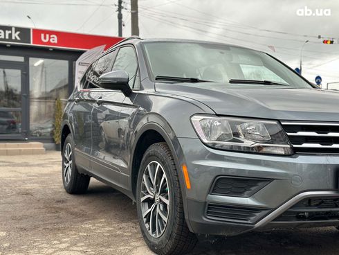 Volkswagen Tiguan 2021 серый - фото 4