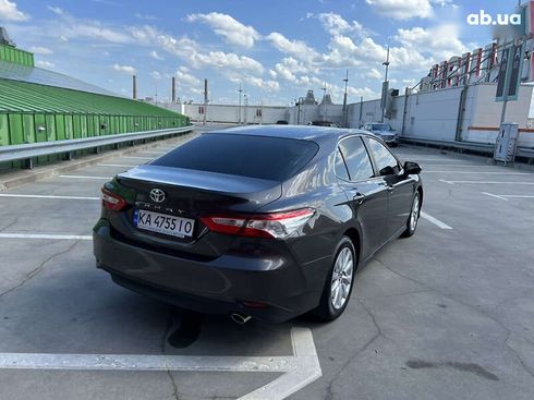 Toyota Camry 2019 - фото 4