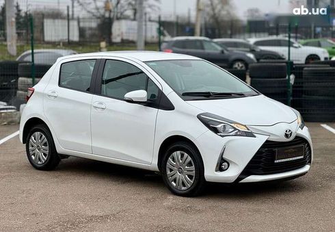 Toyota Yaris 2017 - фото 3