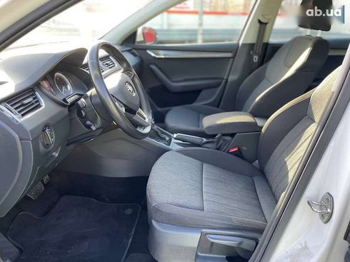 Skoda Octavia 2020 - фото 15