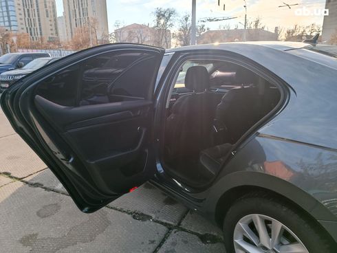 Skoda Superb 2021 серый - фото 12