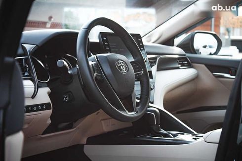 Toyota Camry 2023 - фото 16