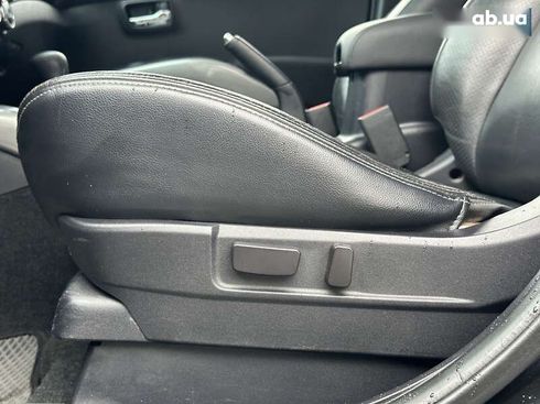 Mitsubishi Outlander 2010 - фото 15