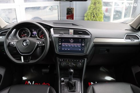 Volkswagen Tiguan 2020 черный - фото 5