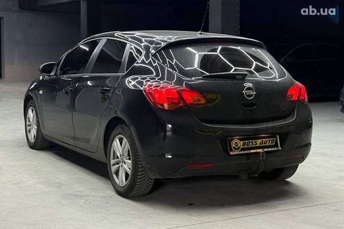 Opel Astra 2010 - фото 4
