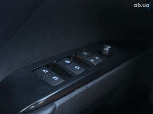 Toyota Camry 2019 - фото 30
