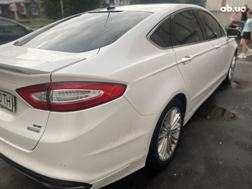 Ford Fusion 2016 белый - фото 2