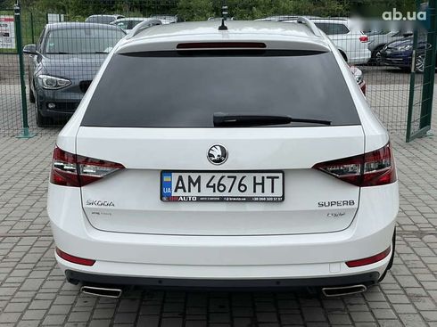 Skoda Superb 2017 - фото 18