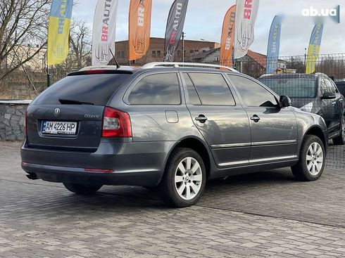 Skoda Octavia 2011 - фото 17